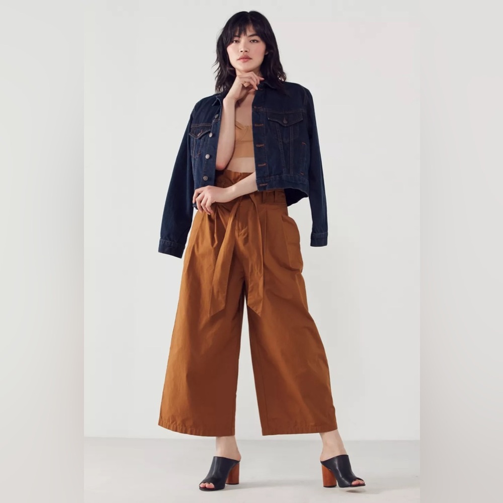 Urban Outfitters Kimchi Blue Simone Paperbag Pants, US6, Brown, Removable Belt